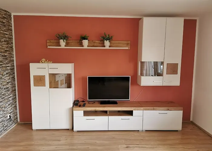 Gemütliche 90 qm Wohnung in Saarburg, zentral gelegen, Garten mit Aussicht, separater Eingang