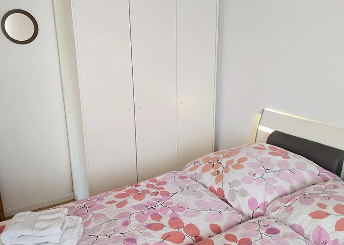 Gemuetliche 90 Qm Wohnung In Saarburg, Zentral Gelegen, Garten Mit Aussicht, Separater Eingang